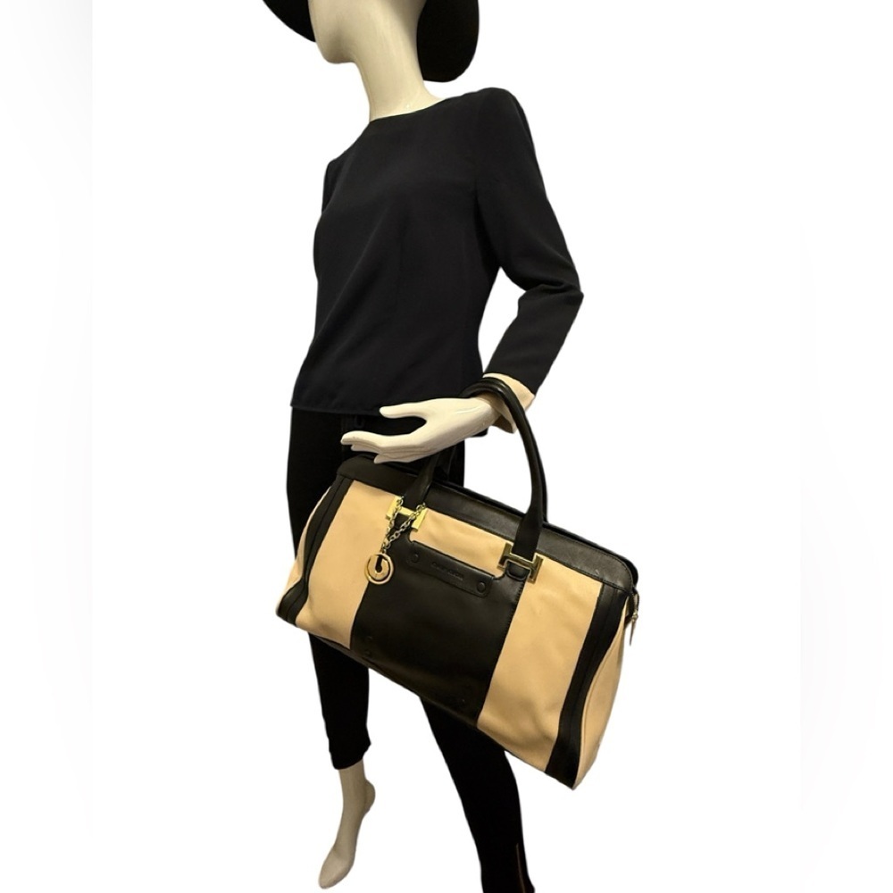 Elegant CHARLES JOURDAN Black and Tan leather Women's Handbag in good condition